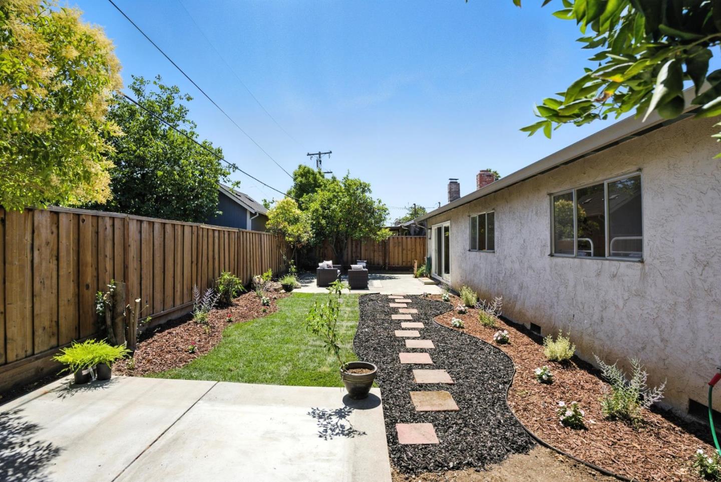 1810 Foxworthy Avenue