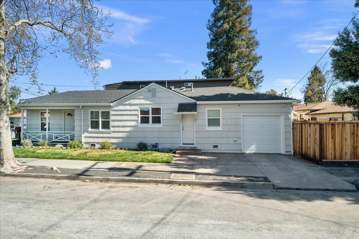 1105 Oak Avenue