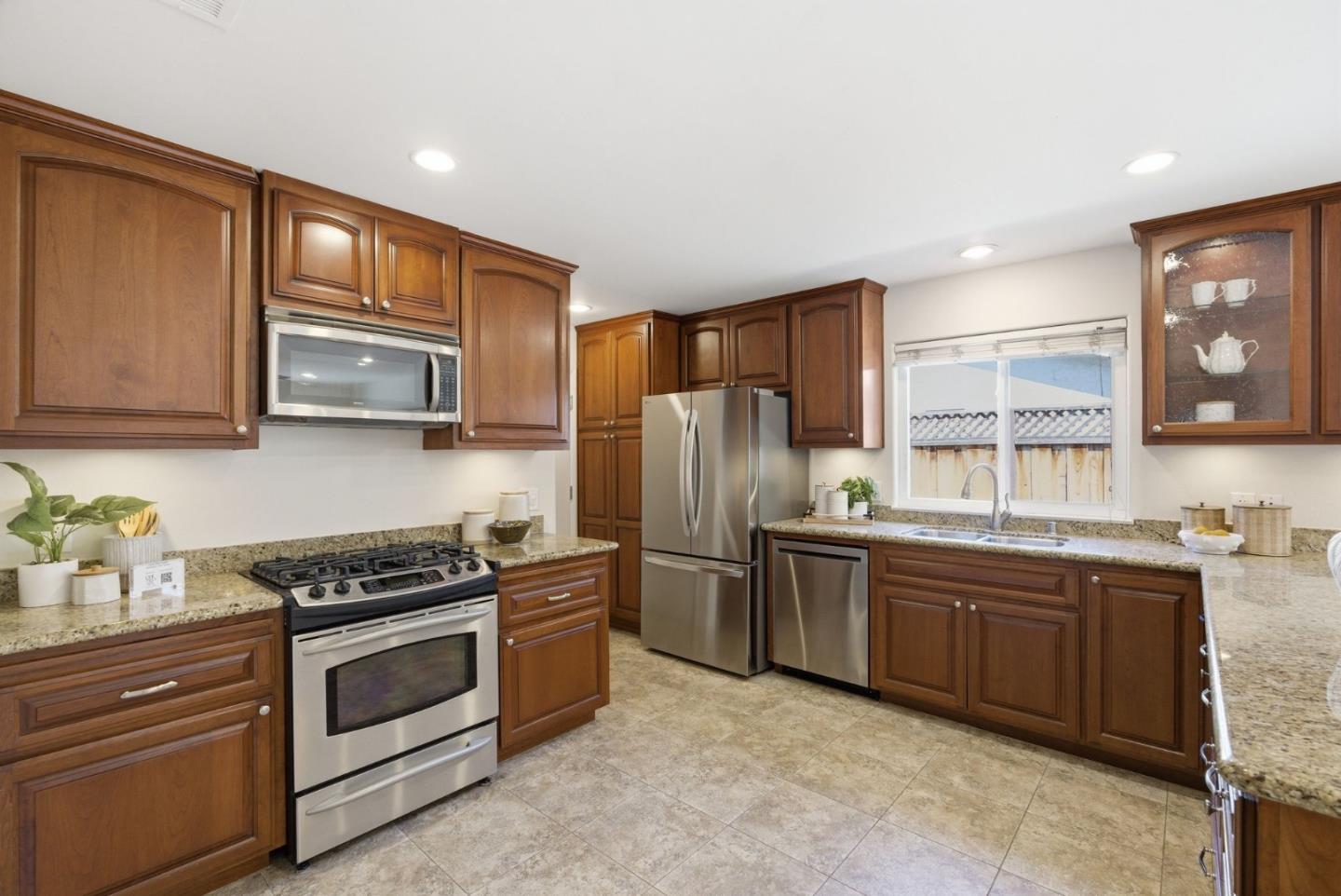 5816 Summerbrook Court