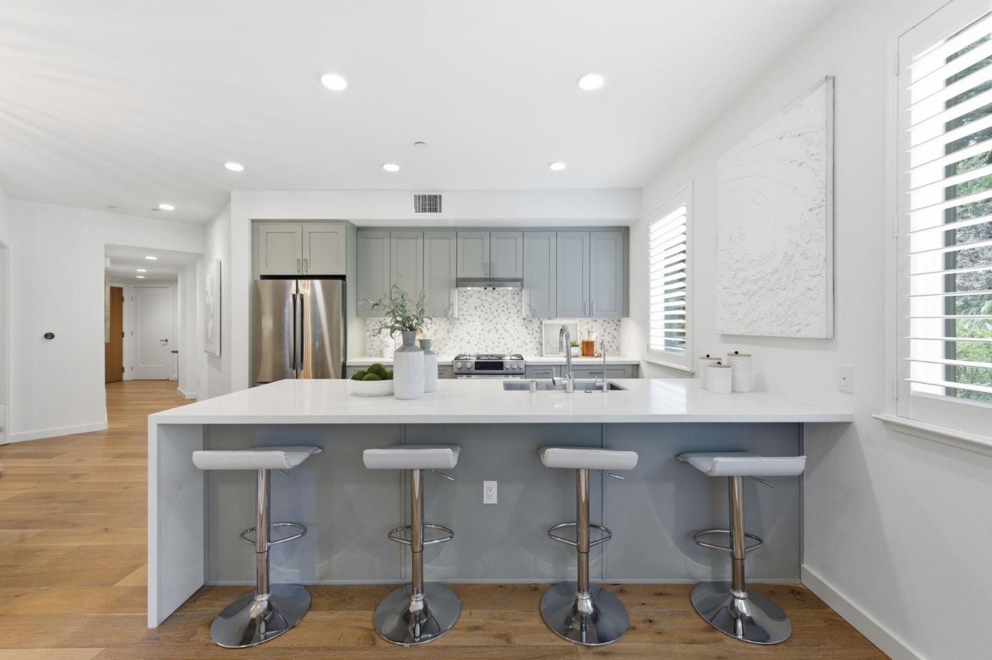 400 El Camino Real 202