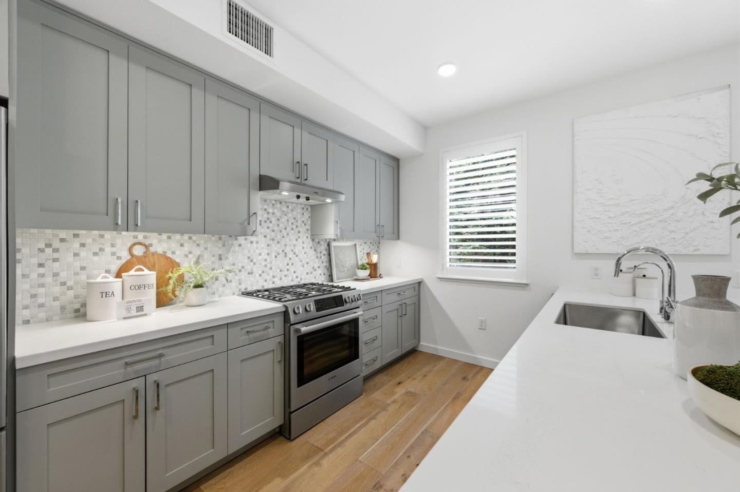 400 El Camino Real 202