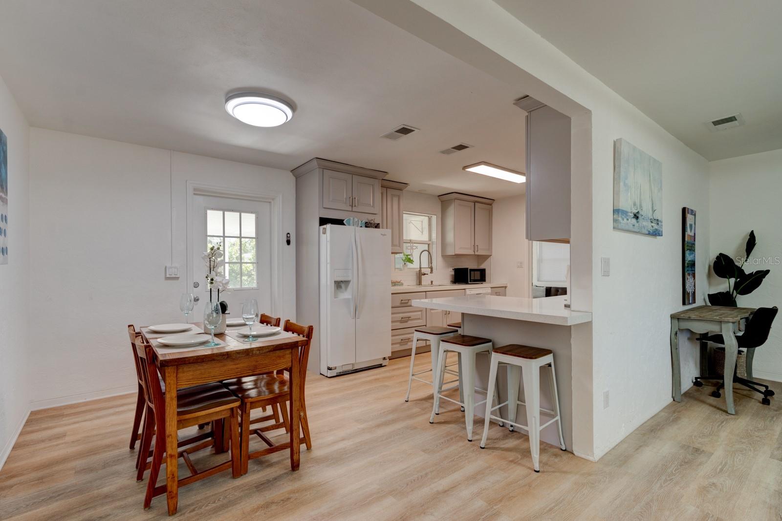 224 BOYLSTON AVE