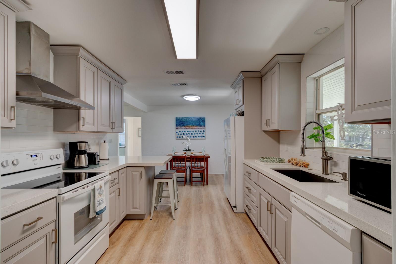 224 BOYLSTON AVE