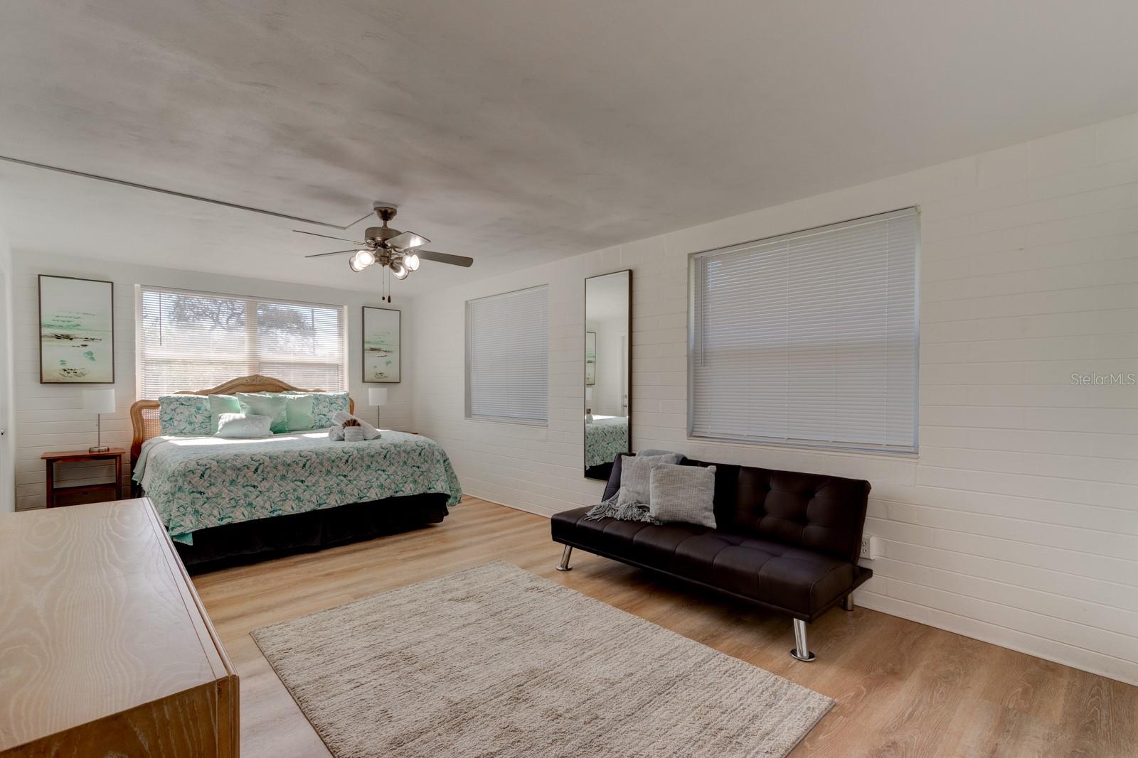 224 BOYLSTON AVE