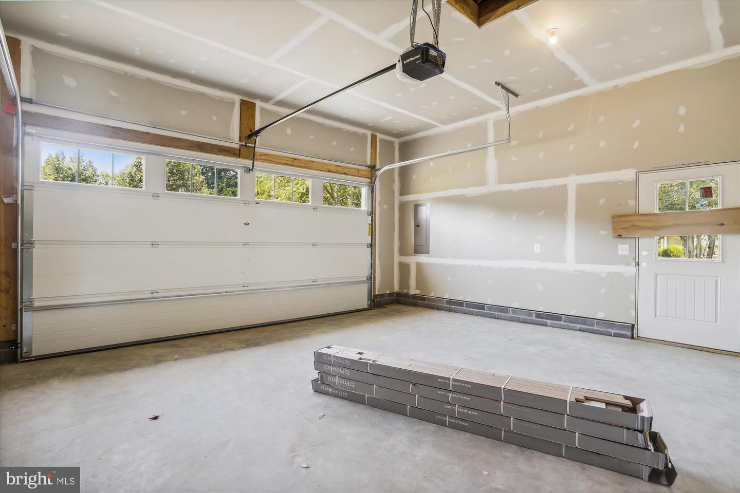 3541 Oak DRIVE