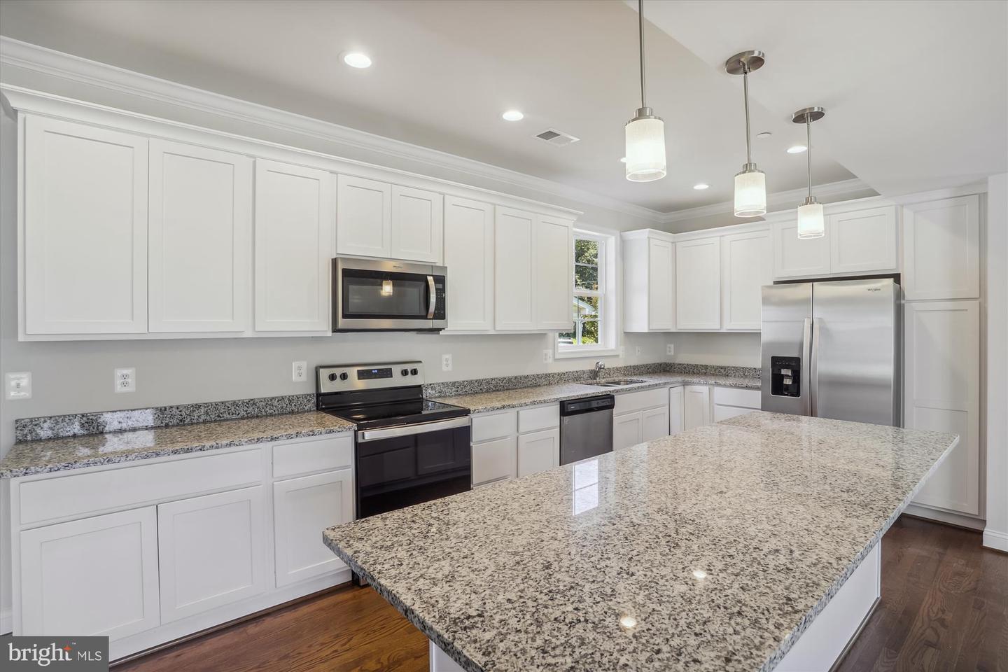 3541 Oak DRIVE
