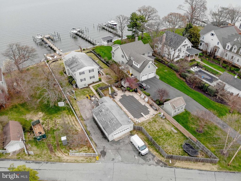 1061 Shore Acres Rd