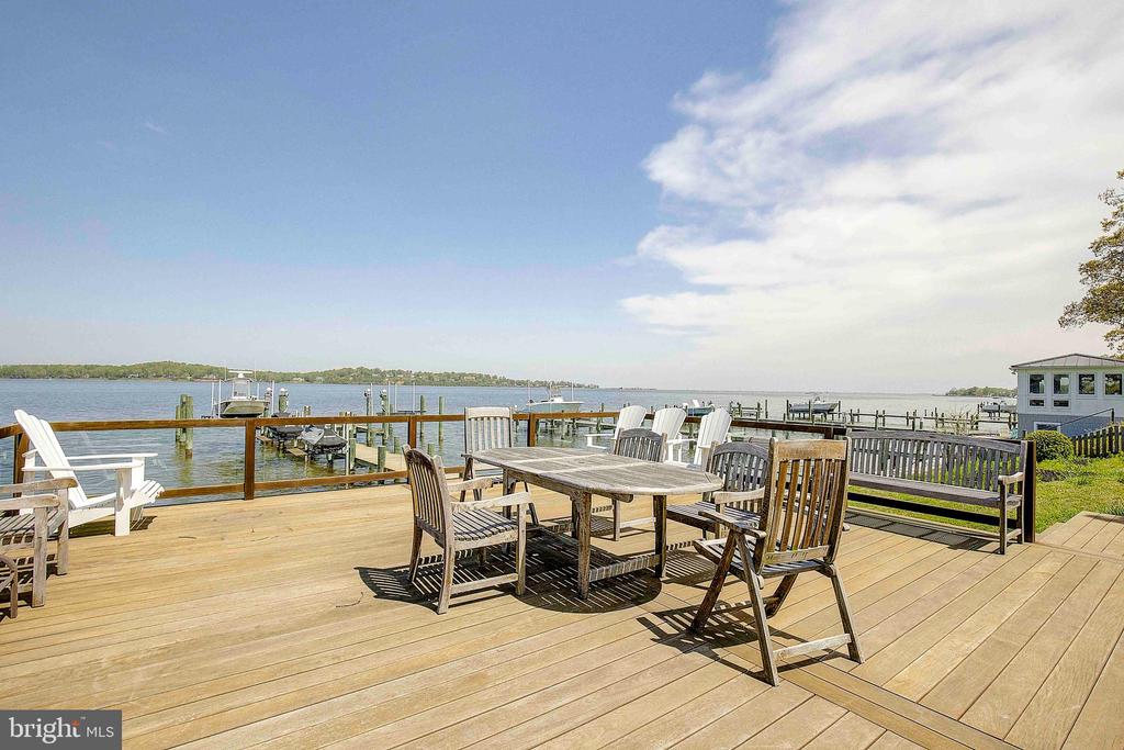 1061 Shore Acres Rd