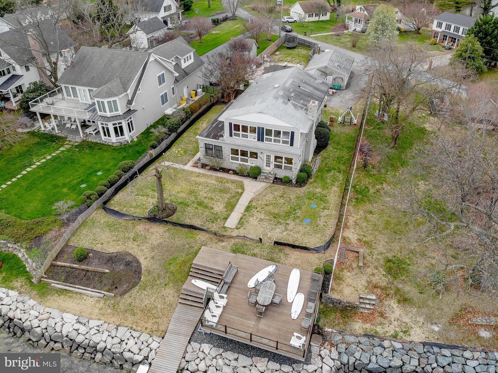 1061 Shore Acres Rd