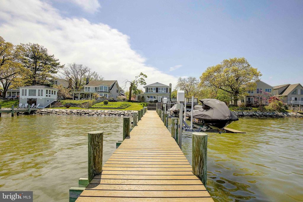 1061 Shore Acres Rd