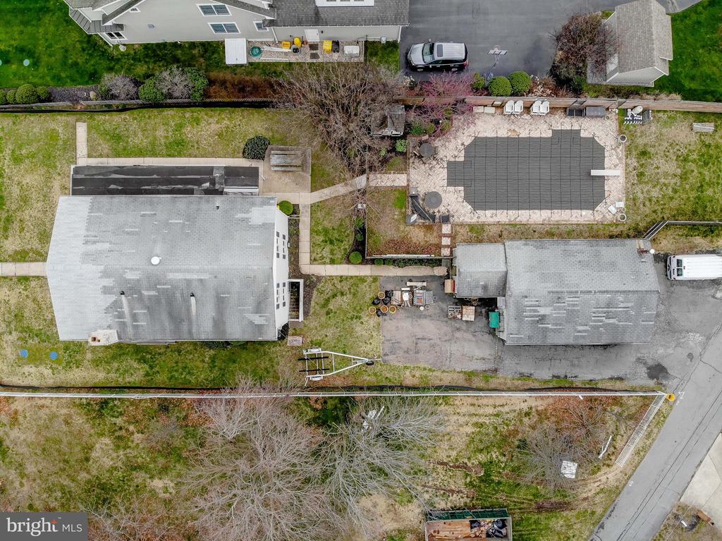 1061 Shore Acres Rd
