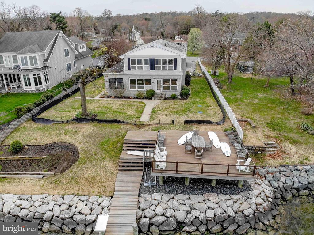 1061 Shore Acres Rd