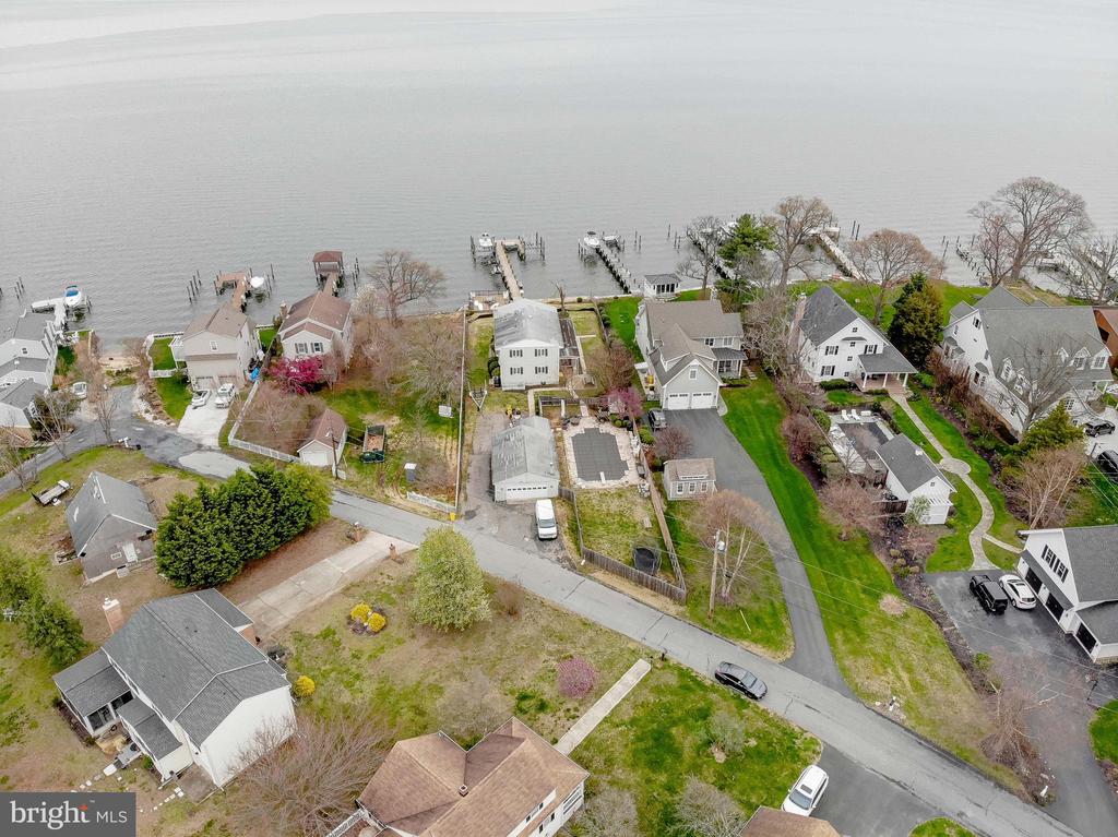 1061 Shore Acres Rd