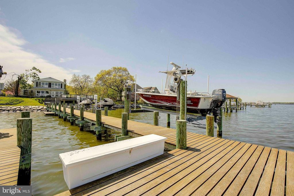 1061 Shore Acres Rd