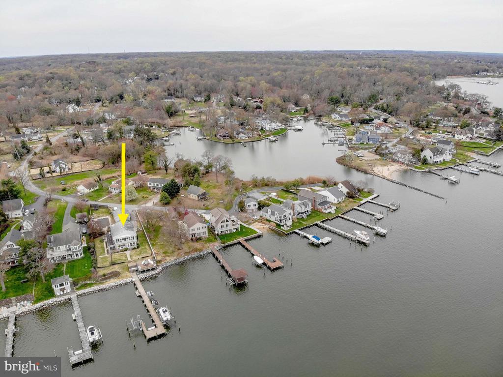 1061 Shore Acres Rd