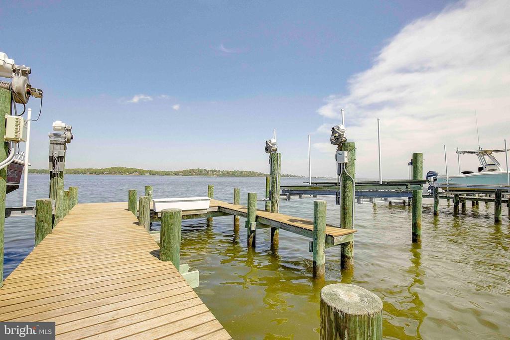 1061 Shore Acres Rd