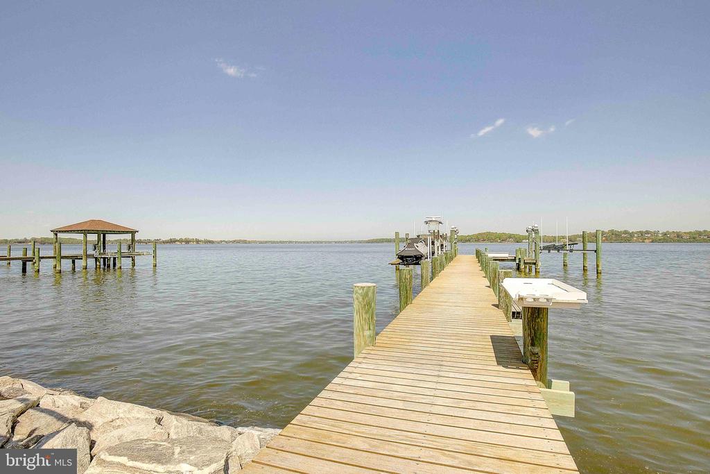 1061 Shore Acres Rd