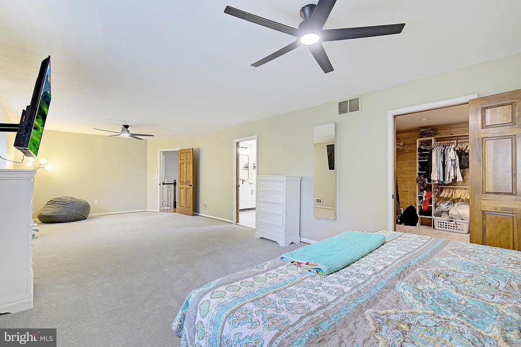 444 Poplar Leaf Dr