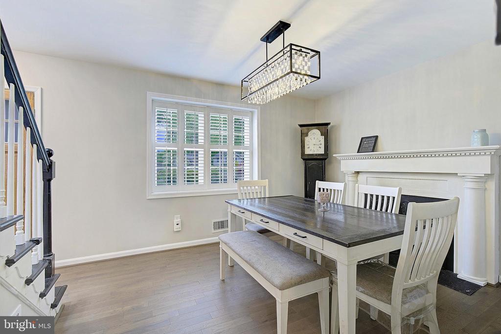 444 Poplar Leaf Dr