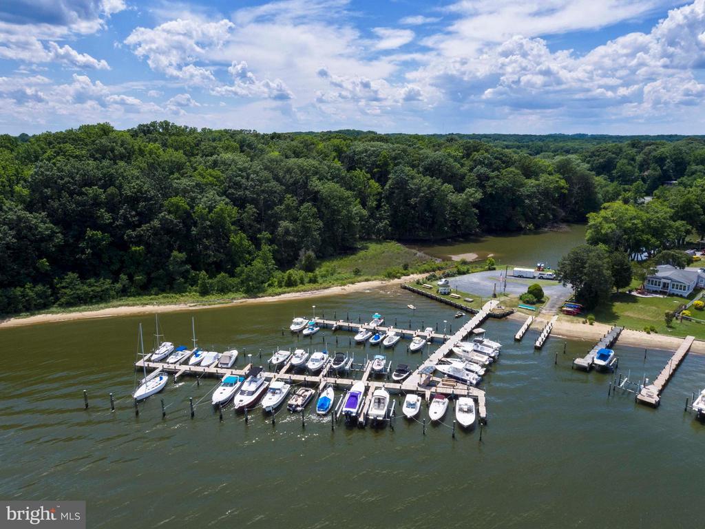 444 Poplar Leaf Dr
