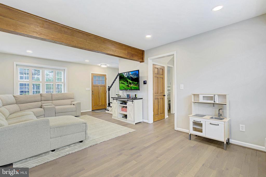 444 Poplar Leaf Dr