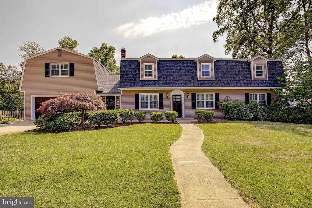 444 Poplar Leaf Dr