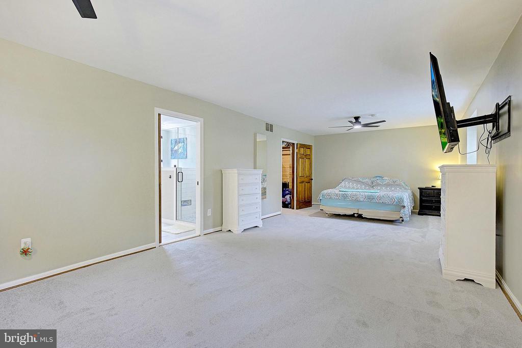 444 Poplar Leaf Dr