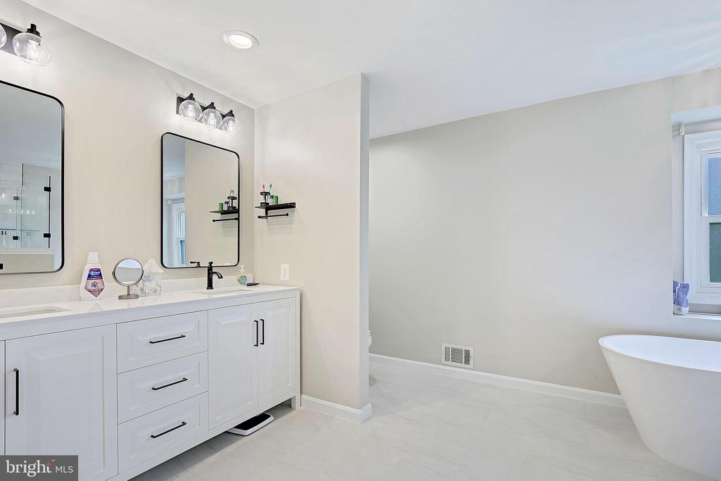 444 Poplar Leaf Dr