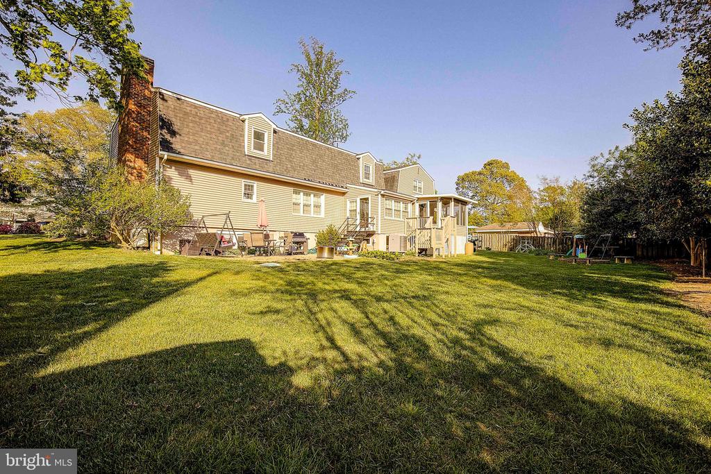 444 Poplar Leaf Dr