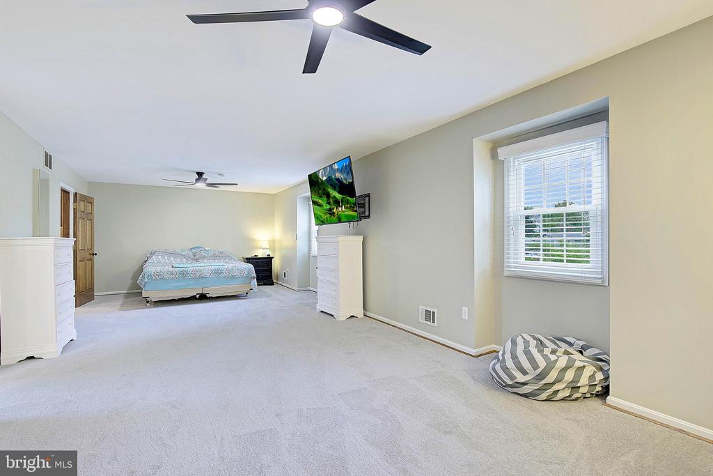 444 Poplar Leaf Dr