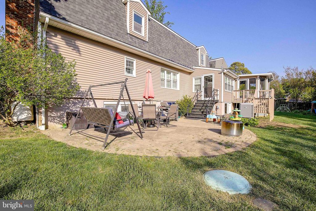 444 Poplar Leaf Dr