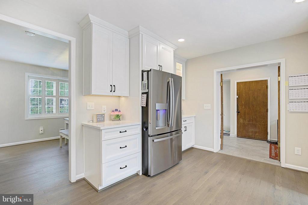 444 Poplar Leaf Dr