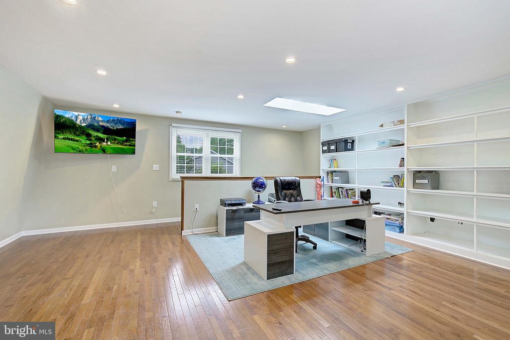 444 Poplar Leaf Dr