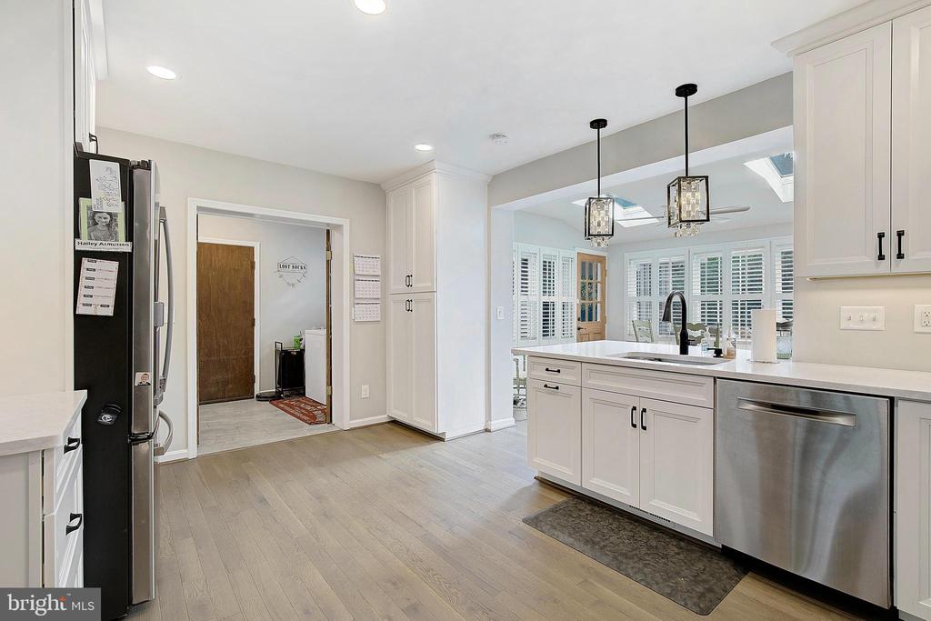 444 Poplar Leaf Dr
