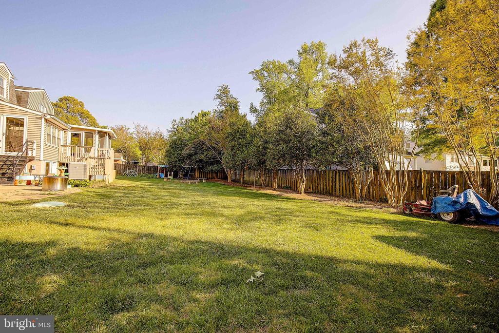 444 Poplar Leaf Dr