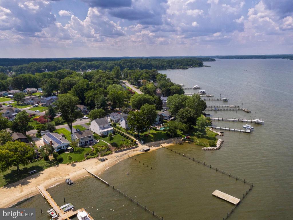 444 Poplar Leaf Dr