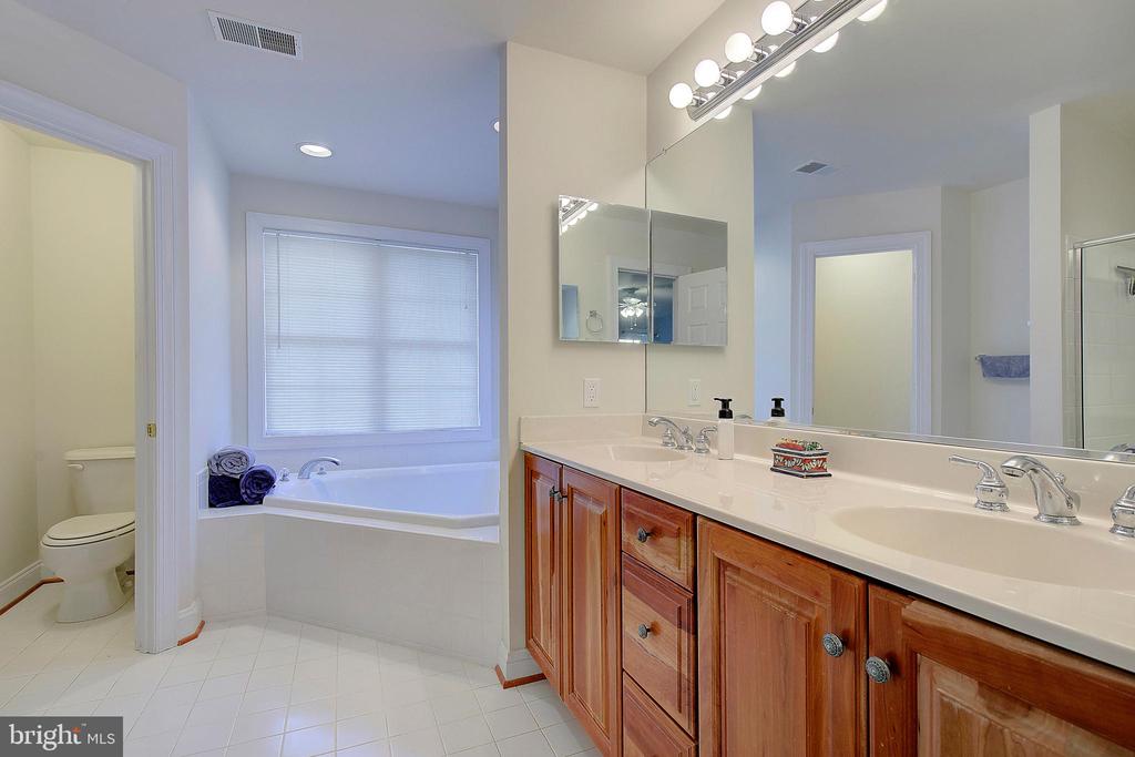 436 Poplar Leaf Dr