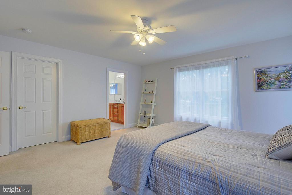 436 Poplar Leaf Dr