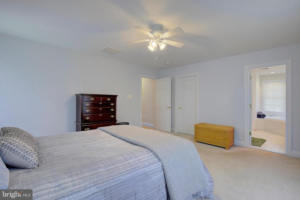 436 Poplar Leaf Dr