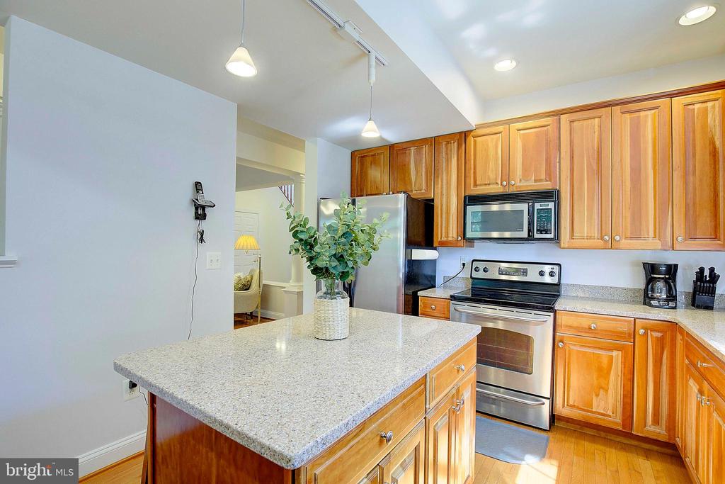 436 Poplar Leaf Dr
