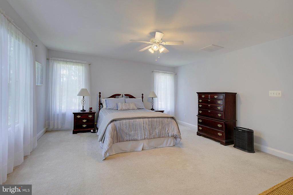 436 Poplar Leaf Dr