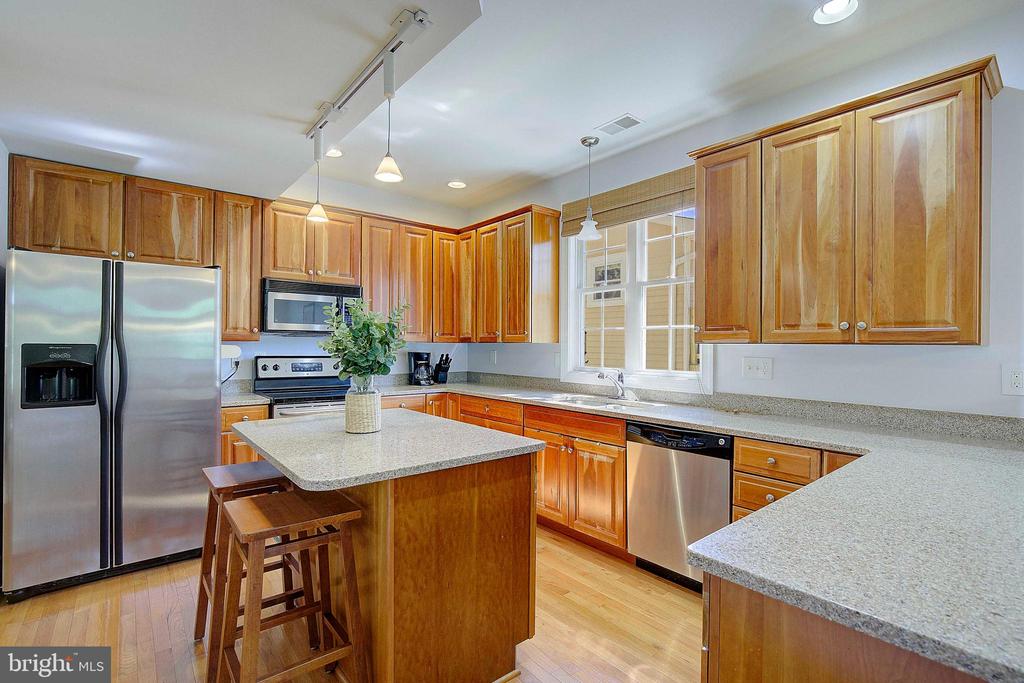 436 Poplar Leaf Dr