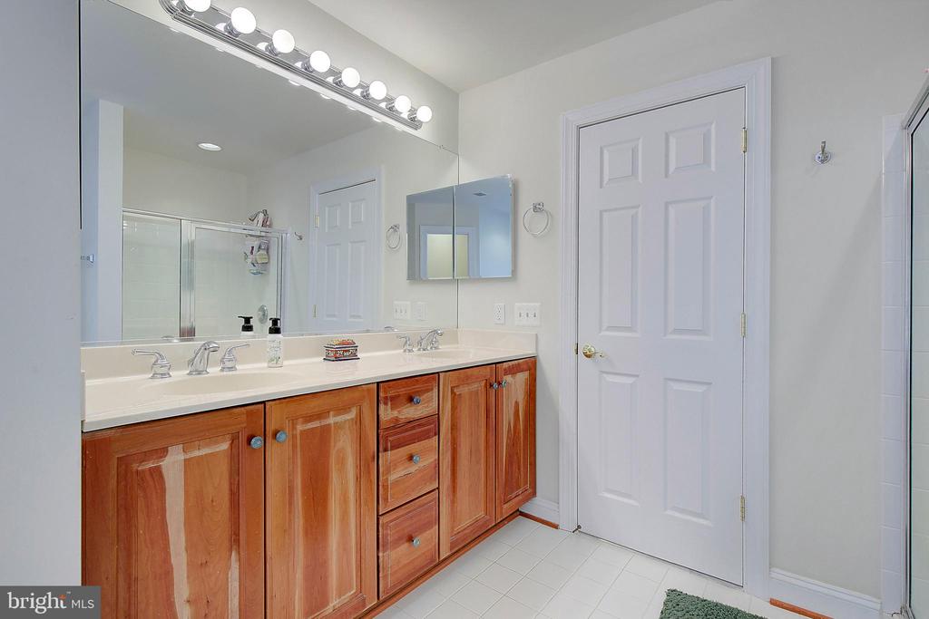 436 Poplar Leaf Dr