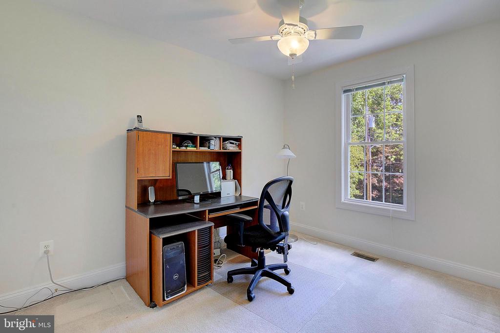 436 Poplar Leaf Dr