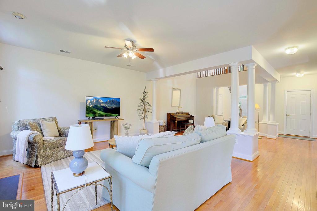 436 Poplar Leaf Dr