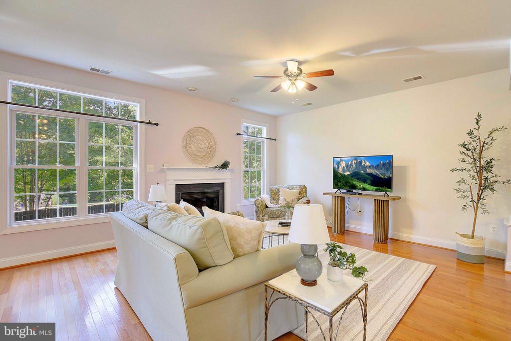 436 Poplar Leaf Dr