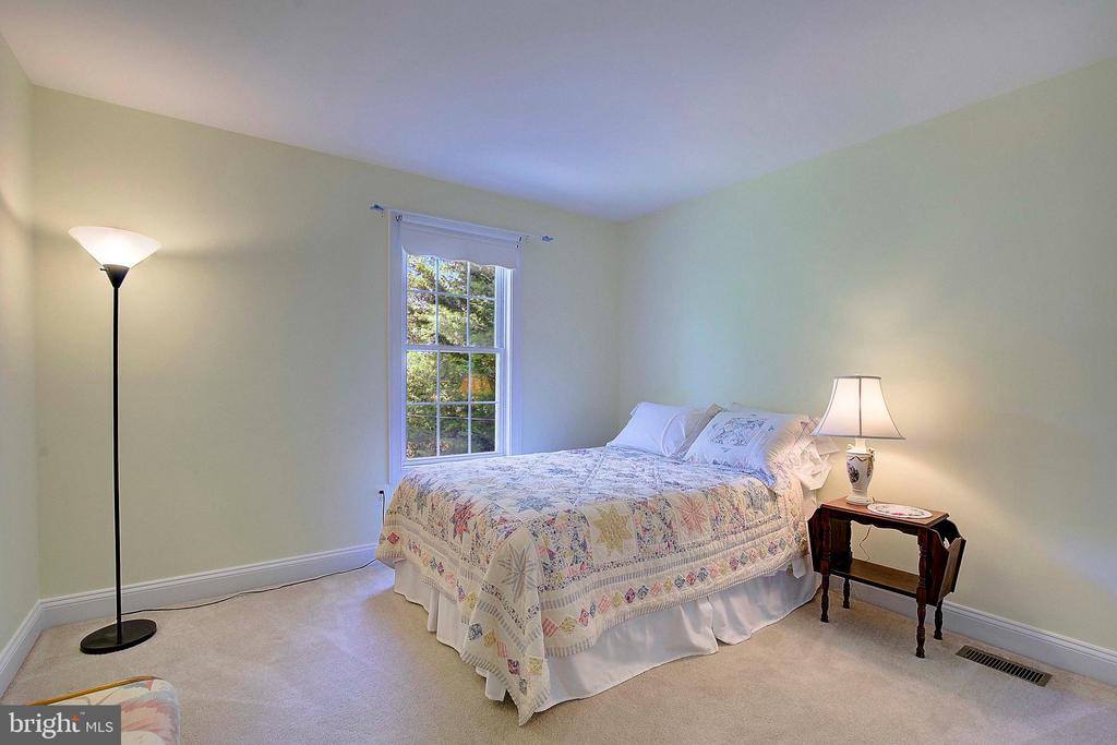 436 Poplar Leaf Dr