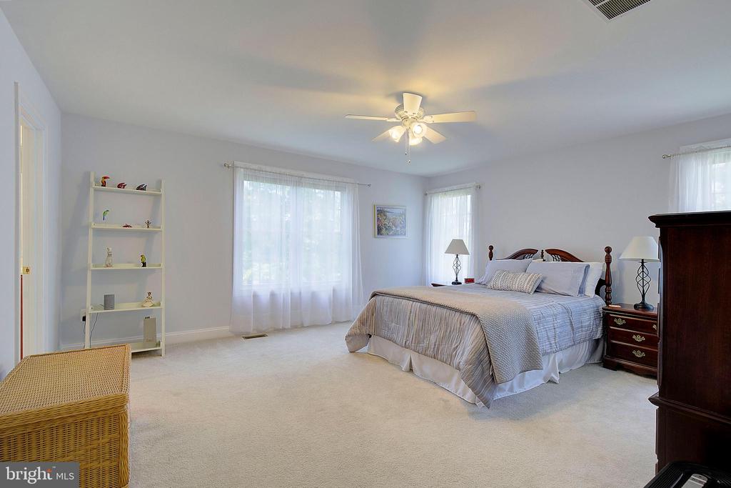 436 Poplar Leaf Dr