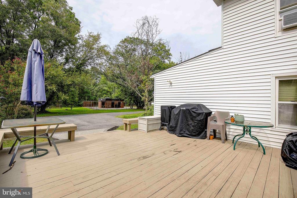 7969 Quarterfield Rd