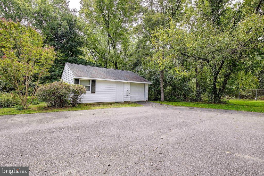 7969 Quarterfield Rd
